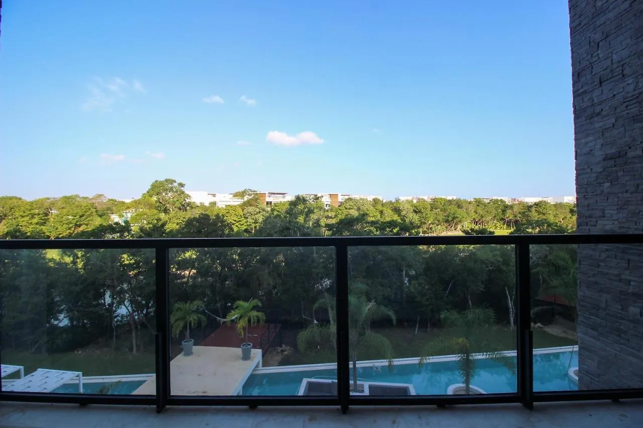 Pleasant Condo With Balcony And Superb Pool & Facilities Magical Location Akumal Apartment