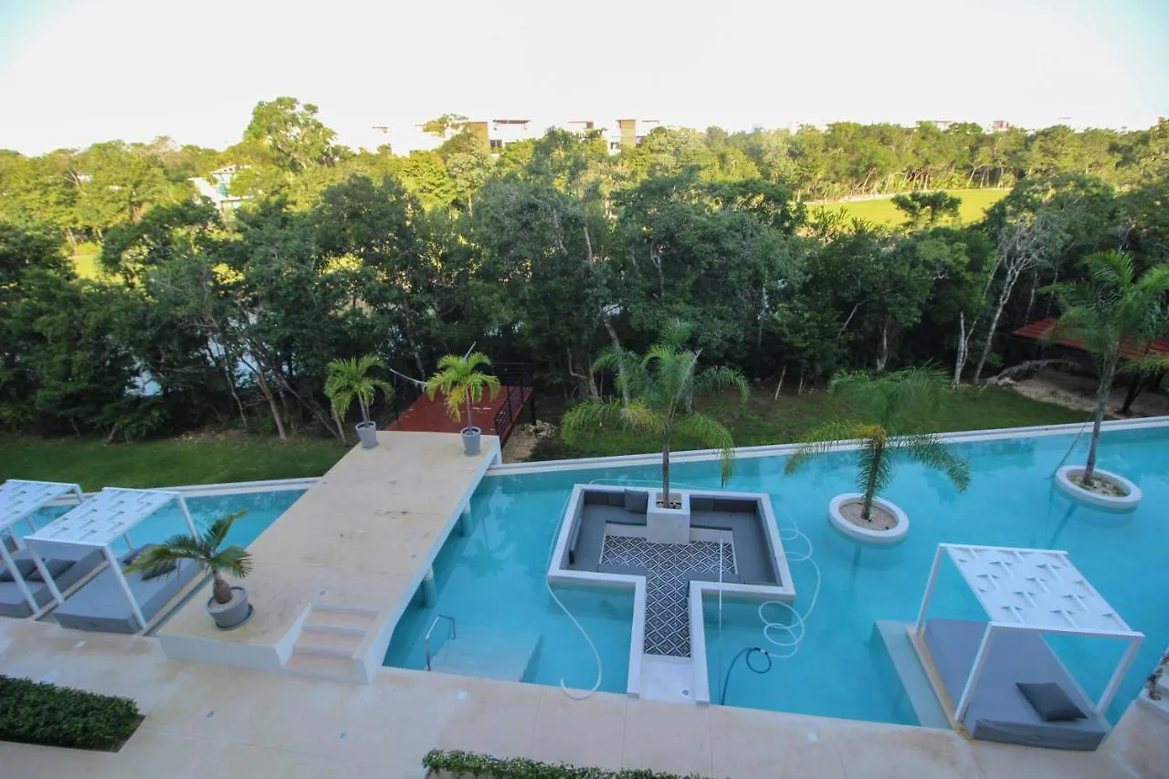 Pleasant Condo With Balcony And Superb Pool & Facilities Magical Location Akumal